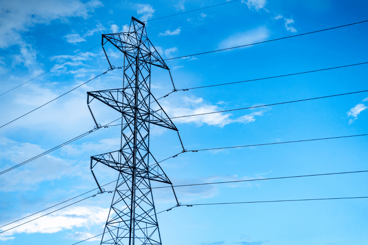 送電線と電力システムのイメージ